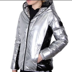 🛍️Body Glove Hooded Down Parka Coat. Small. Silver Metallic. NWT